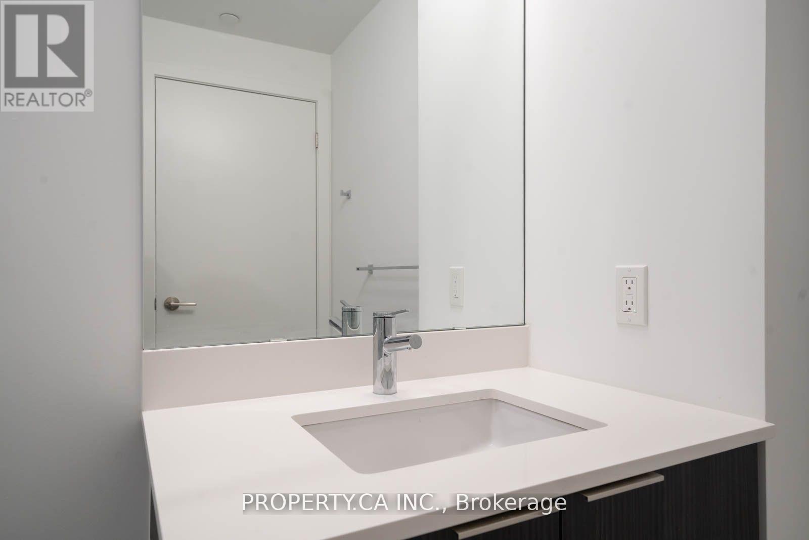 1601 - 8 Olympic Garden Drive, Toronto, Ontario  M2M 0B9 - Photo 19 - C12156490