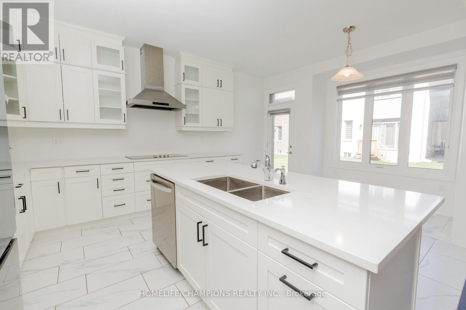 Property at 1414 SWALLOWTAIL LANE image 2