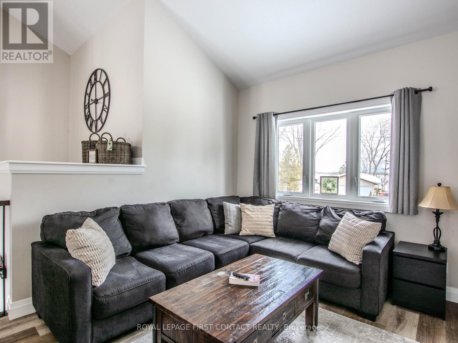 60 Sallows Drive, Tay, Ontario  L0K 2A0 - Photo 9 - S12059599