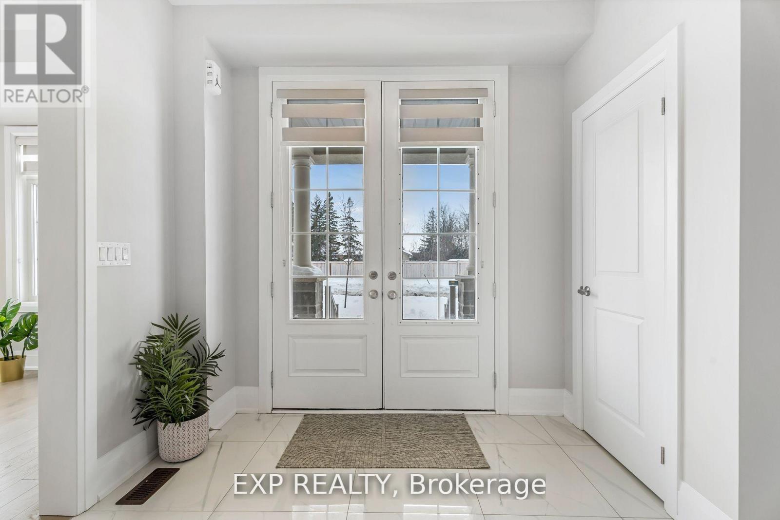 5 Rockway Street, Brampton, Ontario  L6R 4C5 - Photo 4 - W12155953