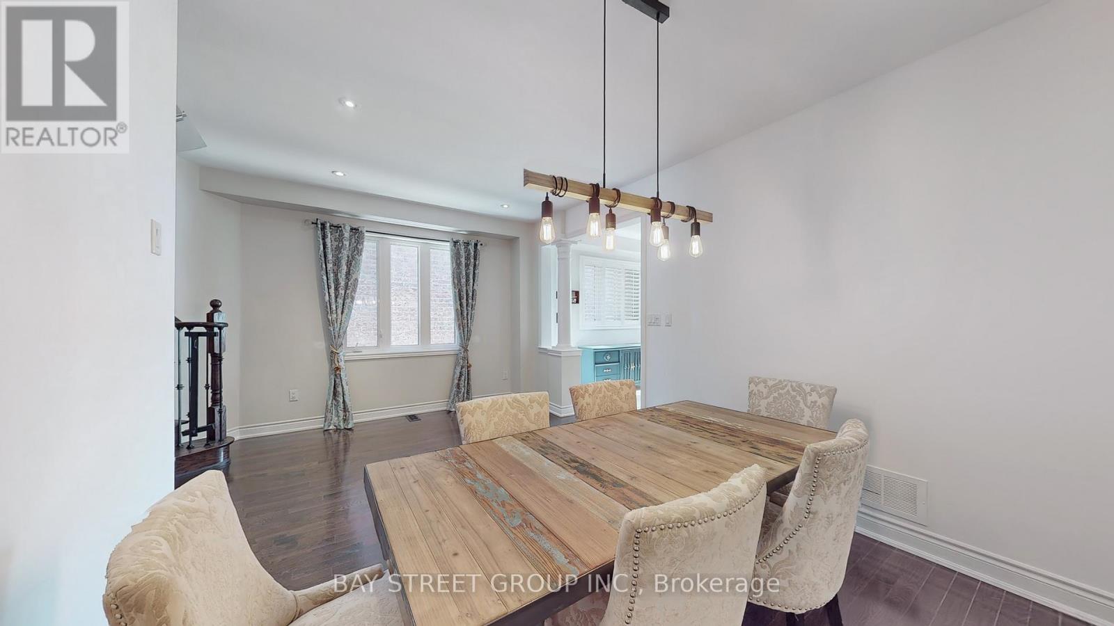 21 Robert Green Crescent, Vaughan (Patterson), Ontario  L6A 0V6 - Photo 11 - N12156507
