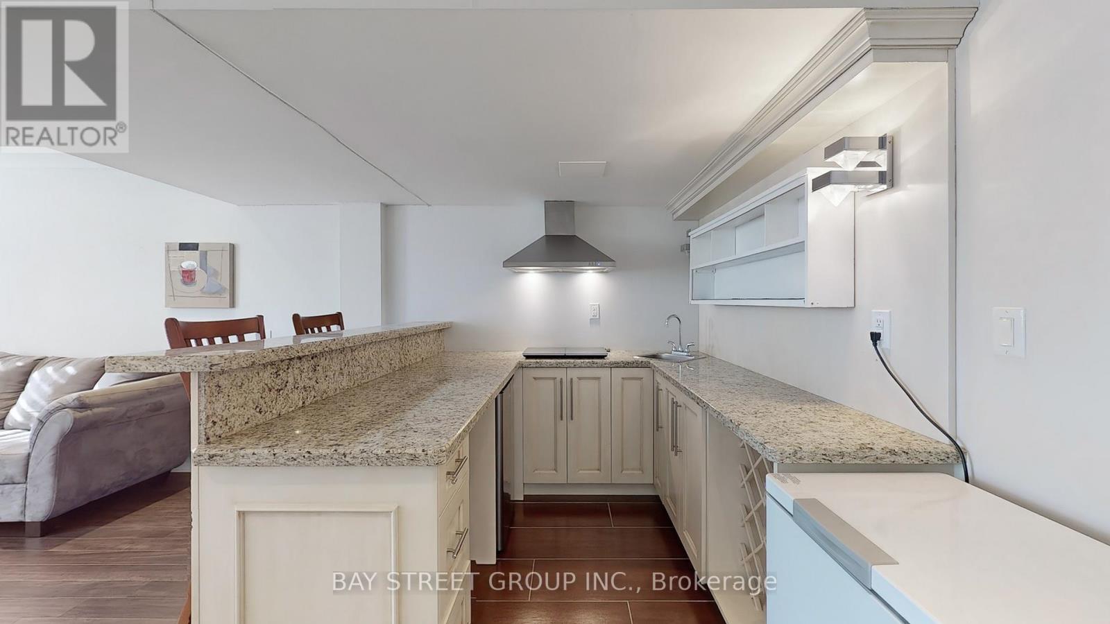 21 Robert Green Crescent, Vaughan (Patterson), Ontario  L6A 0V6 - Photo 29 - N12156507