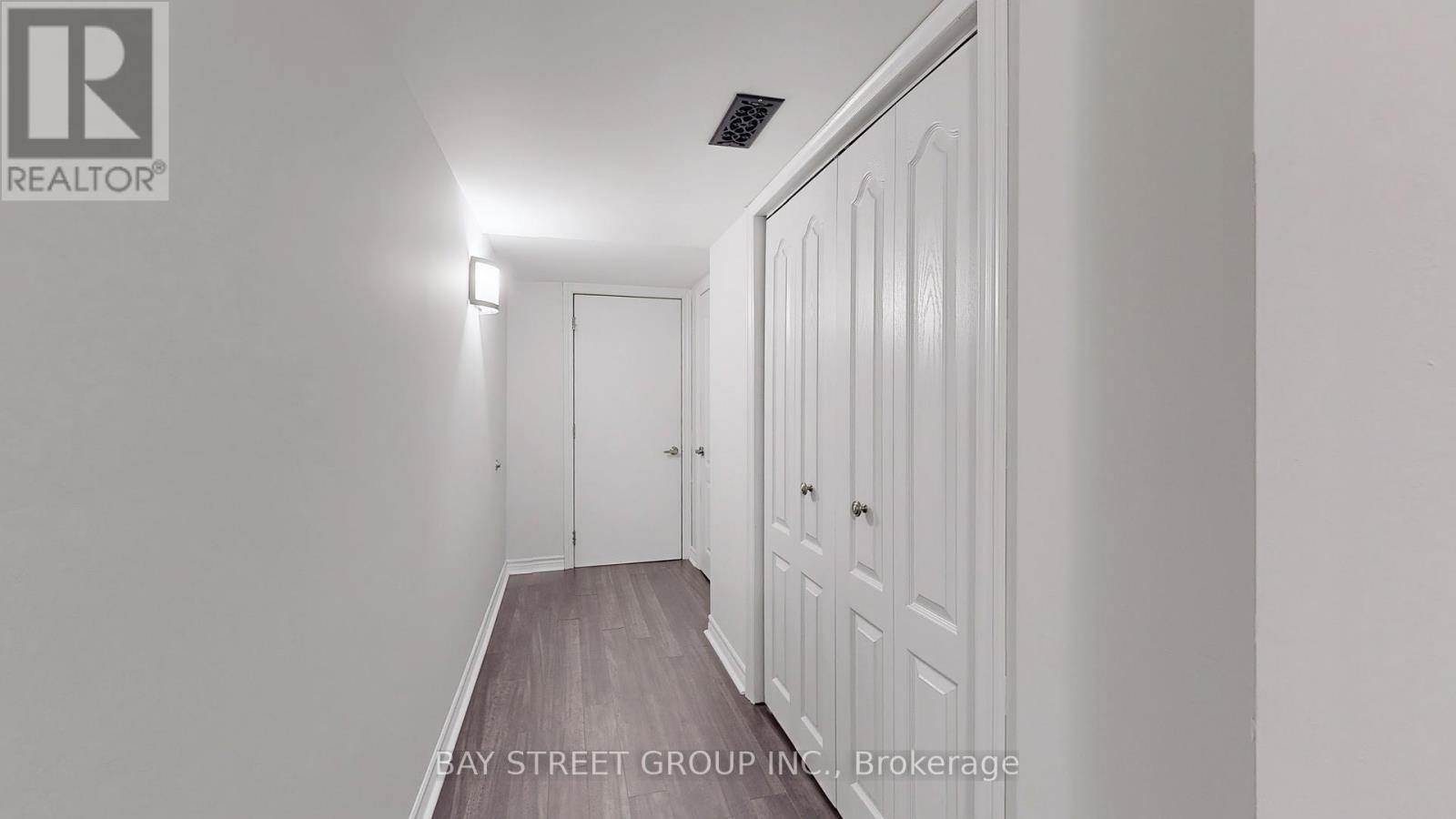 21 Robert Green Crescent, Vaughan (Patterson), Ontario  L6A 0V6 - Photo 33 - N12156507