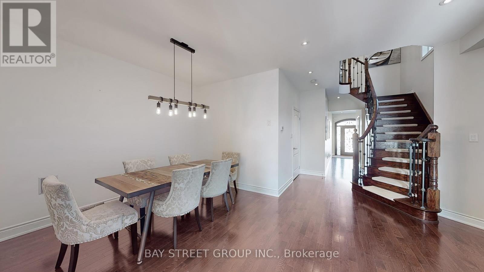 21 Robert Green Crescent, Vaughan (Patterson), Ontario  L6A 0V6 - Photo 6 - N12156507