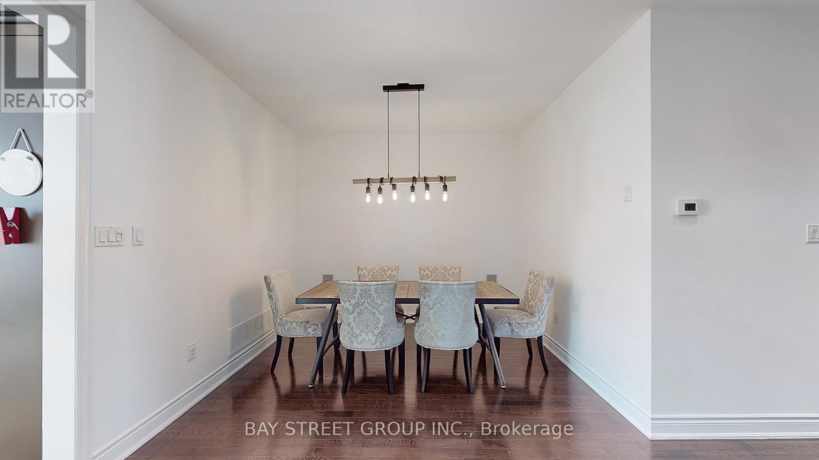 21 Robert Green Crescent, Vaughan (Patterson), Ontario  L6A 0V6 - Photo 9 - N12156507
