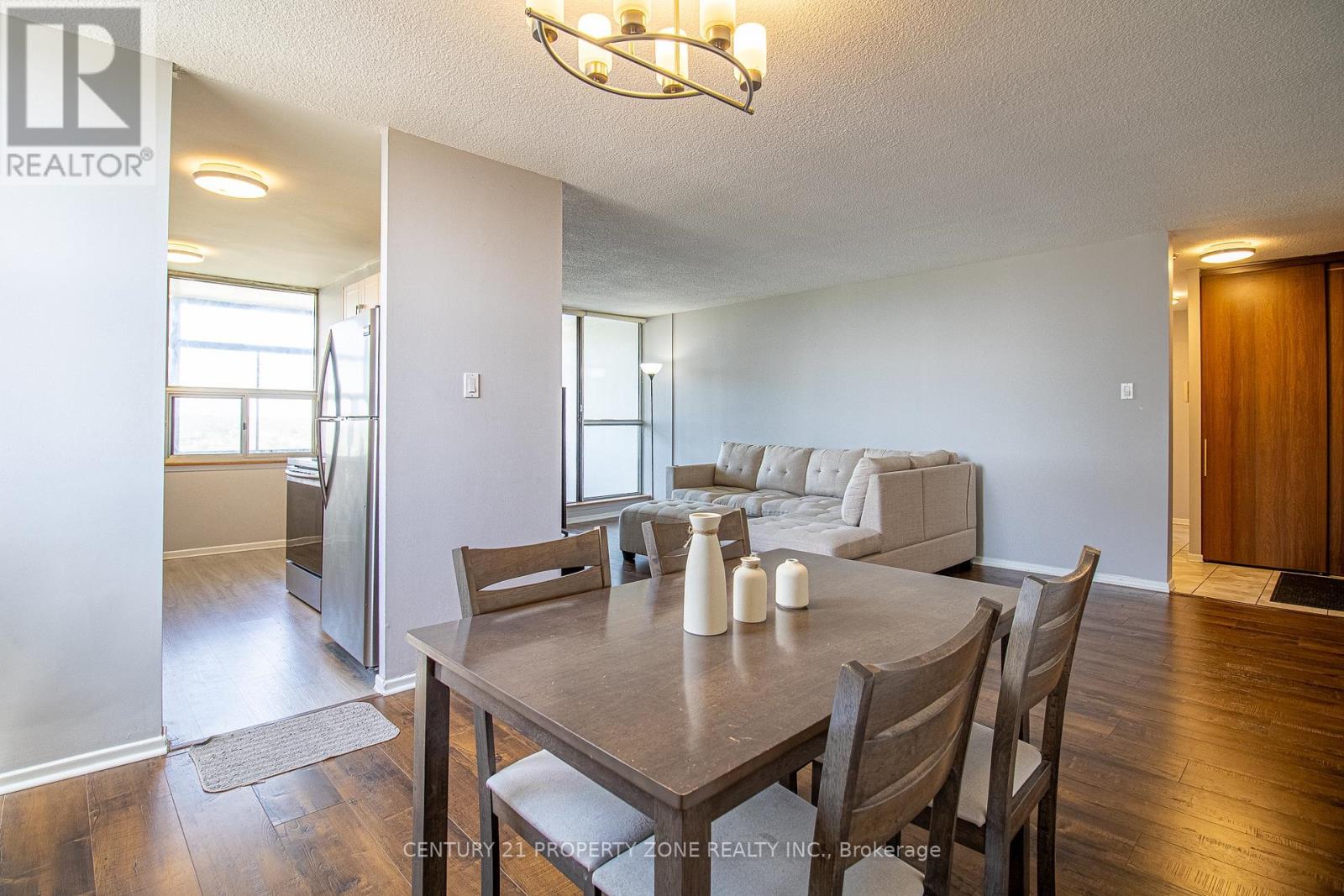 1612 - 25 Kensington Road, Brampton, Ontario  L6T 3W8 - Photo 3 - W12156474