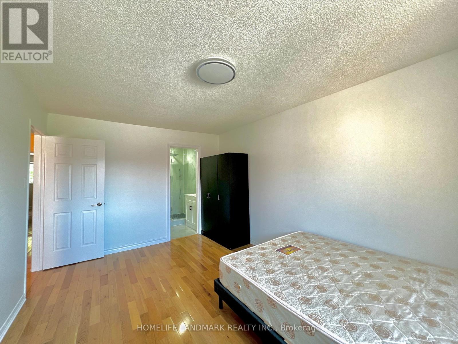 Room 1 - 654 Dinsmore Court, Mississauga, Ontario  L5R 3G4 - Photo 2 - W12156515