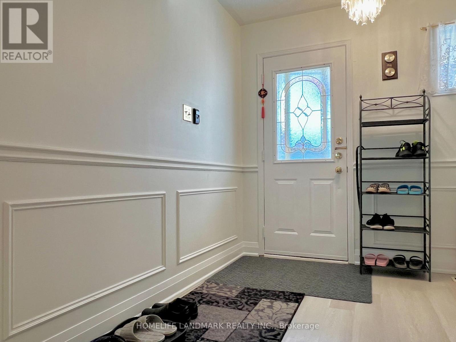Room 1 - 654 Dinsmore Court, Mississauga, Ontario  L5R 3G4 - Photo 5 - W12156515
