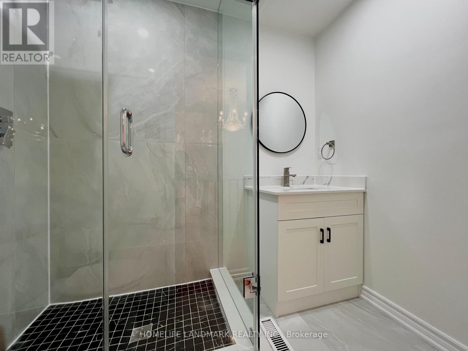 Room 2 - 654 Dinsmore Court, Mississauga, Ontario  L5R 3G4 - Photo 3 - W12156516
