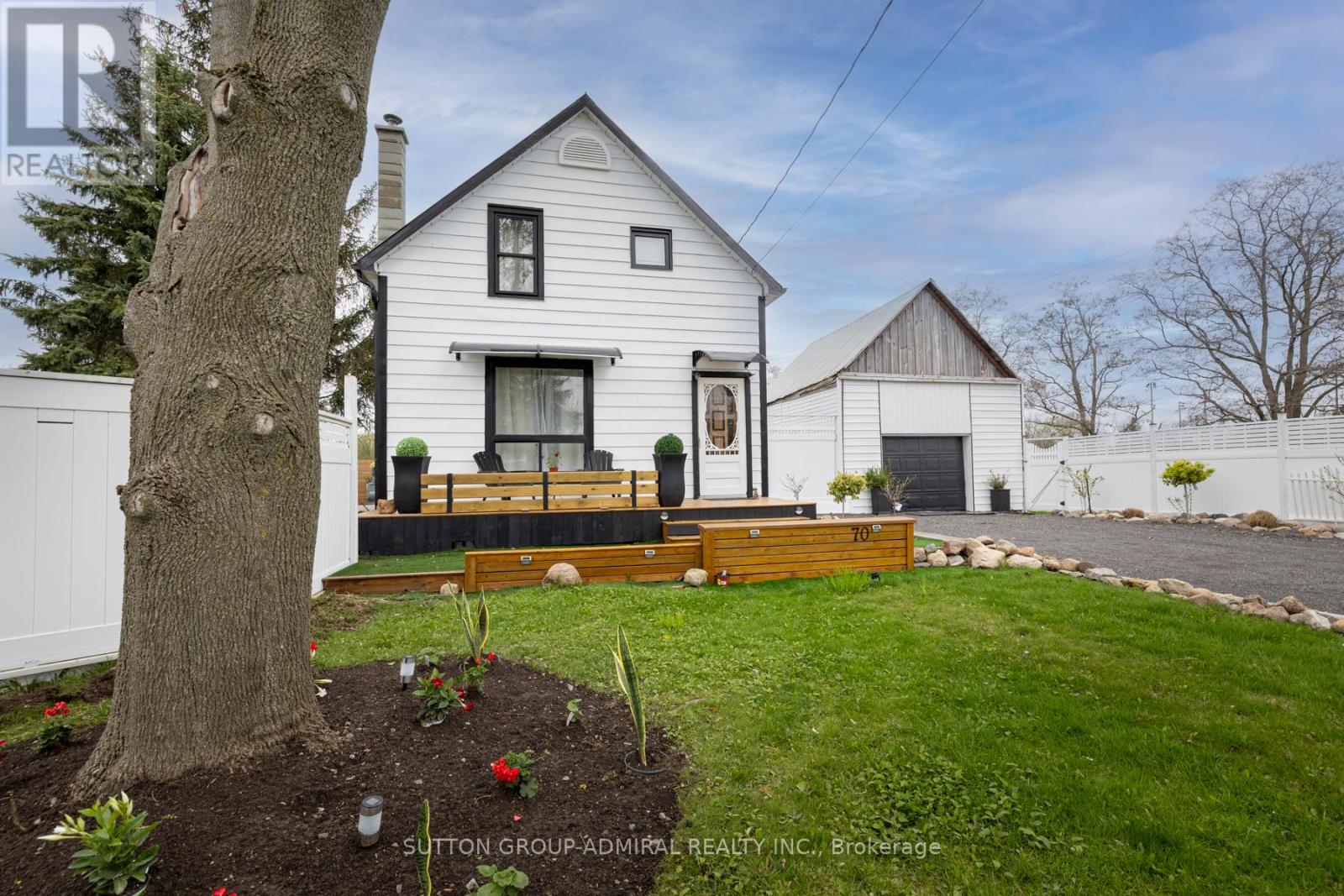 70 Belleville Street, Prince Edward County, Ontario  K0K 3L0 - Photo 5 - X12156480