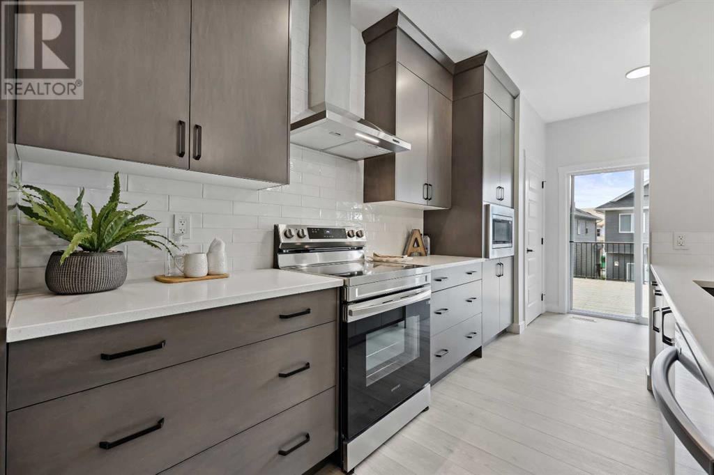 Property at 1378 Bayview Crescent SW image 3