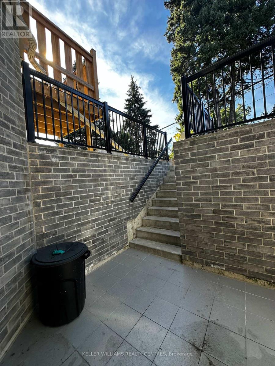 121 Earlton Road, Toronto (Tam O'shanter-Sullivan), Ontario  M1T 2R8 - Photo 8 - E12156544