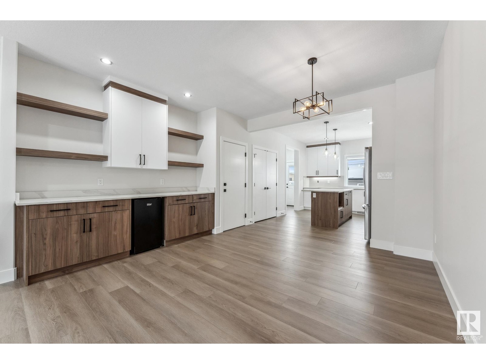 Property at 10415 68 AV NW image 3