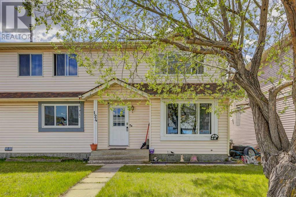 Property at 124 Castlebrook Rise NE image 2