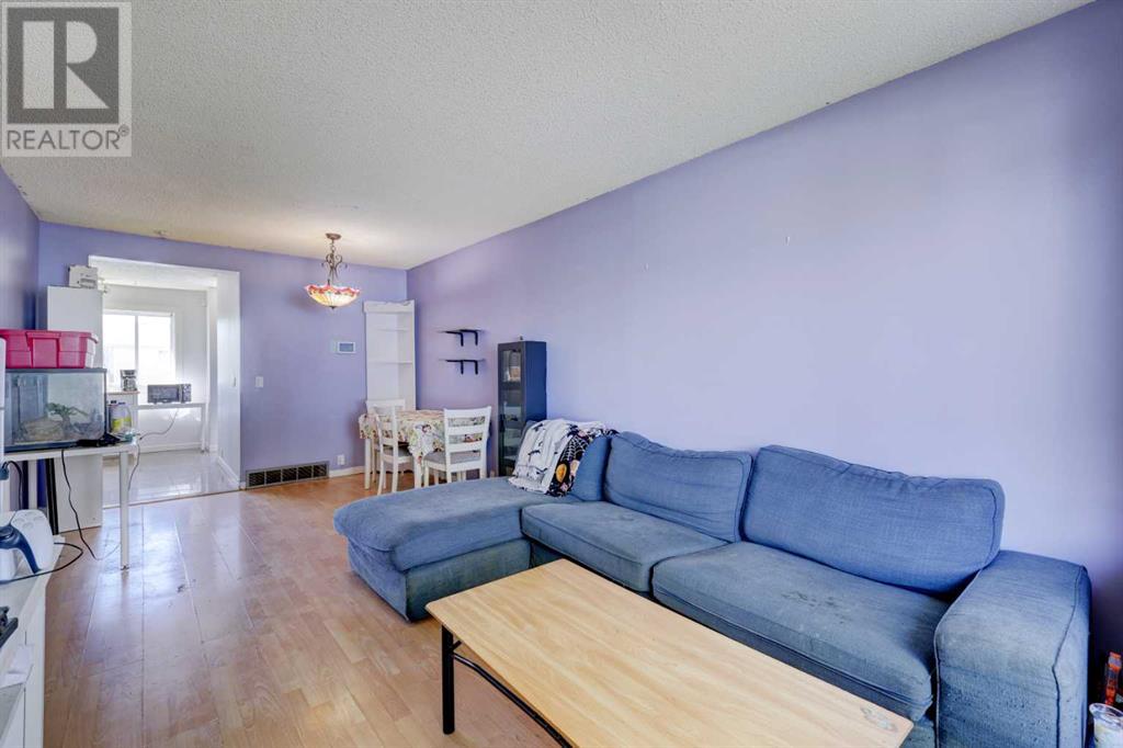 Property at 124 Castlebrook Rise NE image 5