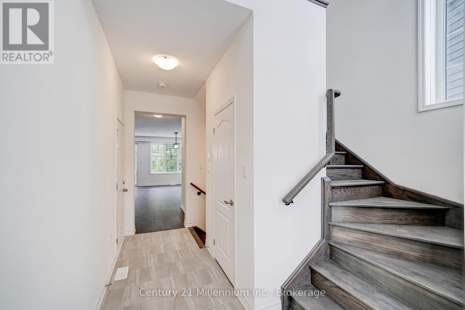 13 Abby Drive, Wasaga Beach, Ontario  L9Z 0K1 - Photo 3 - S12156556