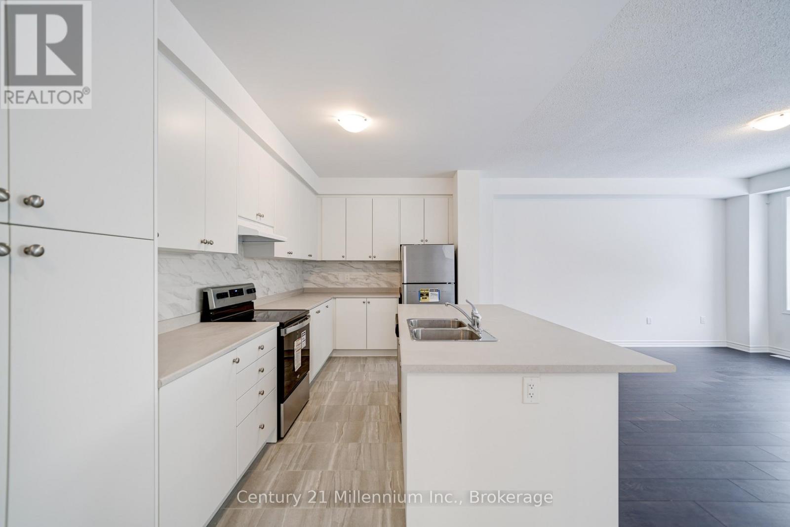 13 Abby Drive, Wasaga Beach, Ontario  L9Z 0K1 - Photo 7 - S12156556