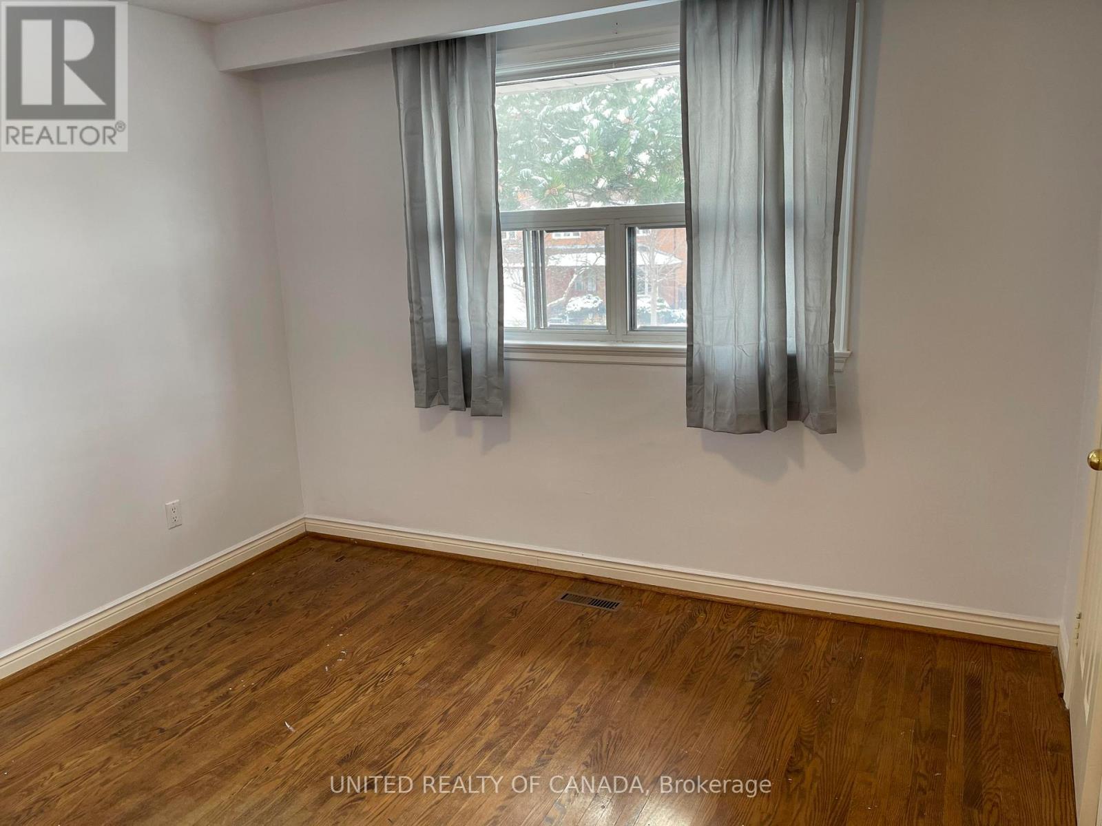 11 Sydnor Road, Toronto, Ontario  M2M 2Z9 - Photo 8 - C12156584