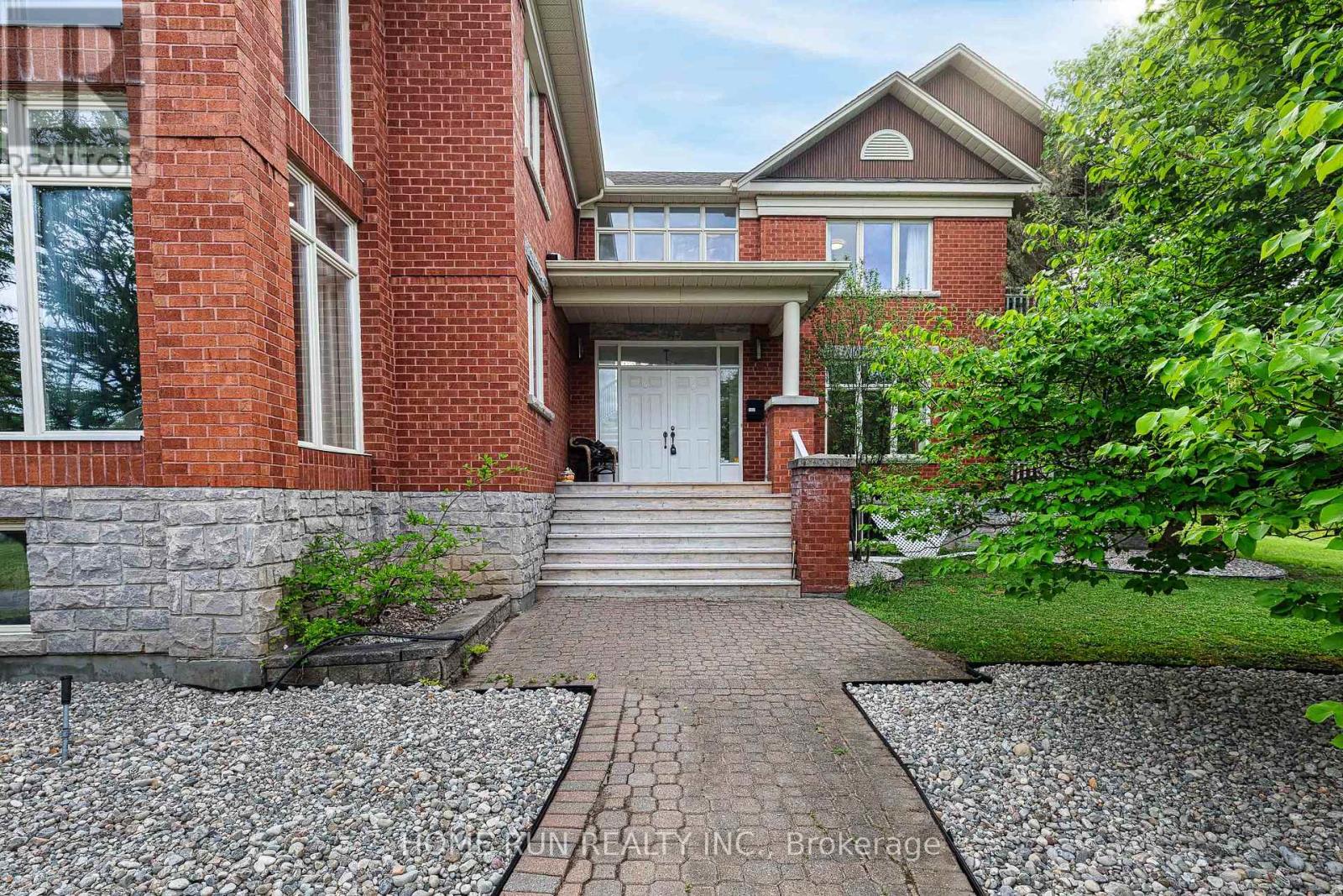 112 Lochcarron Crescent, Ottawa, Ontario  K0A 1L0 - Photo 10 - X12156568