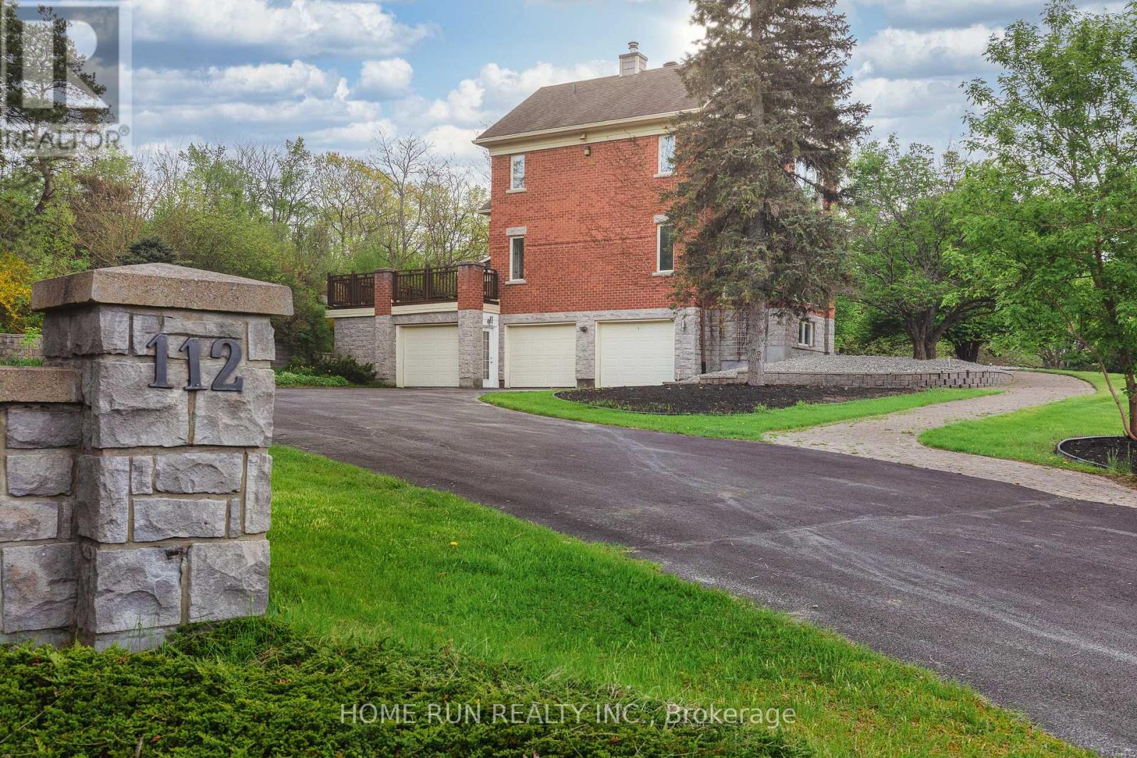 112 Lochcarron Crescent, Ottawa, Ontario  K0A 1L0 - Photo 2 - X12156568