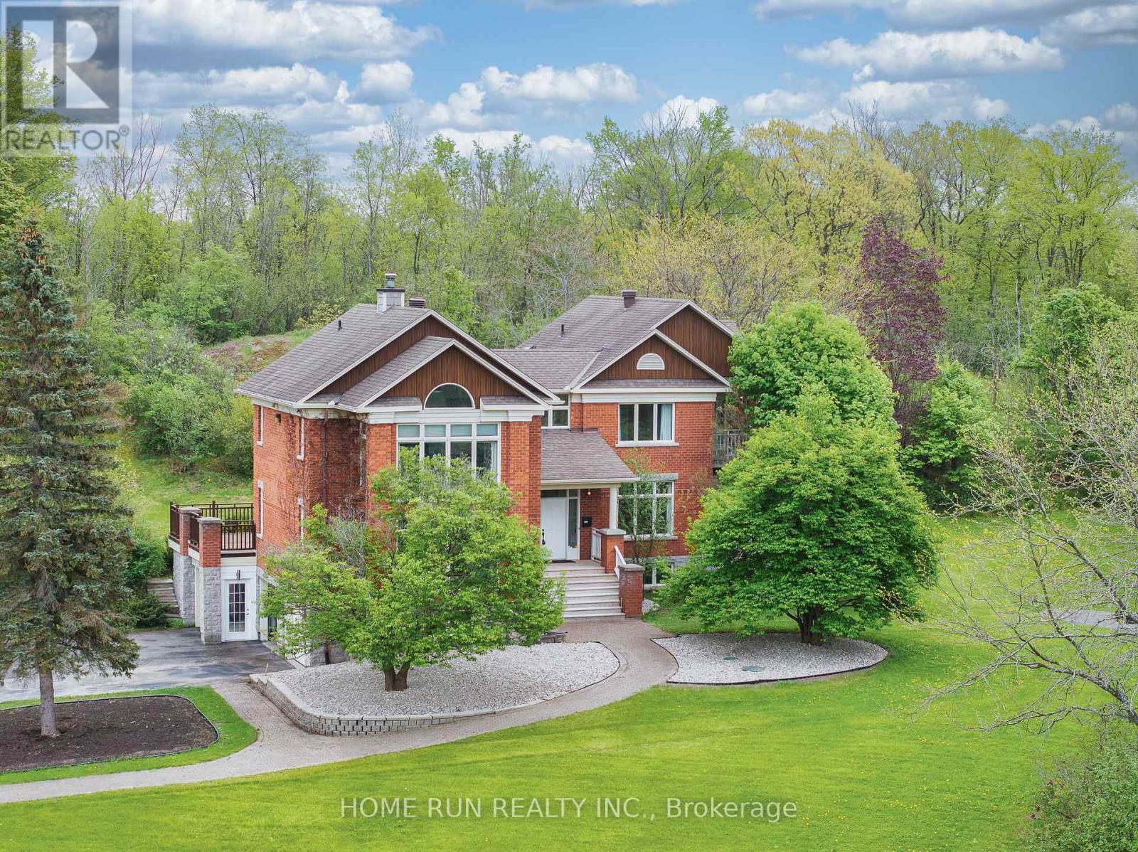 112 Lochcarron Crescent, Ottawa, Ontario  K0A 1L0 - Photo 3 - X12156568