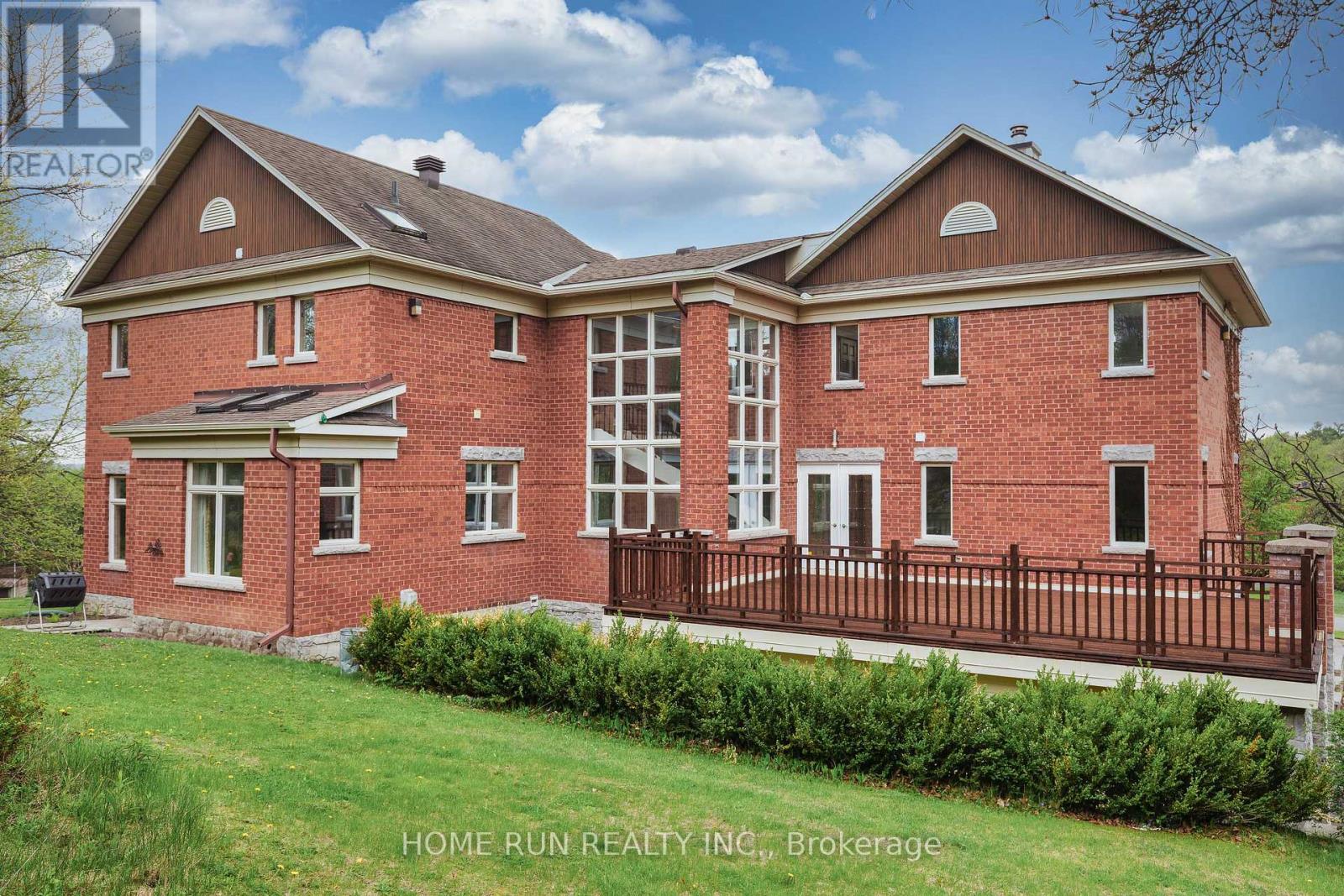 112 Lochcarron Crescent, Ottawa, Ontario  K0A 1L0 - Photo 4 - X12156568