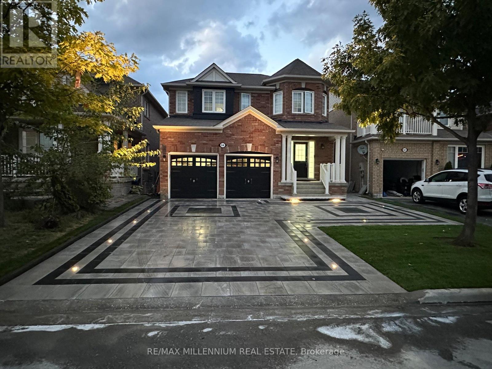 64 Williamson Family Hollow, Newmarket, Ontario  L3X 3K2 - Photo 1 - N12156582