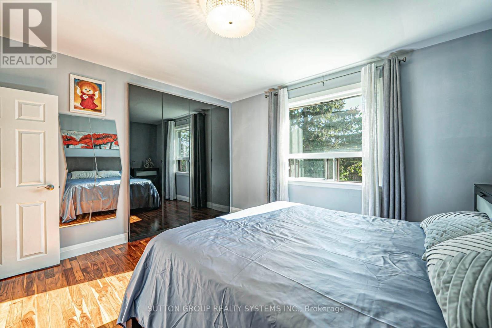 366 Renforth Drive, Toronto, Ontario  M9C 2L9 - Photo 18 - W12156575