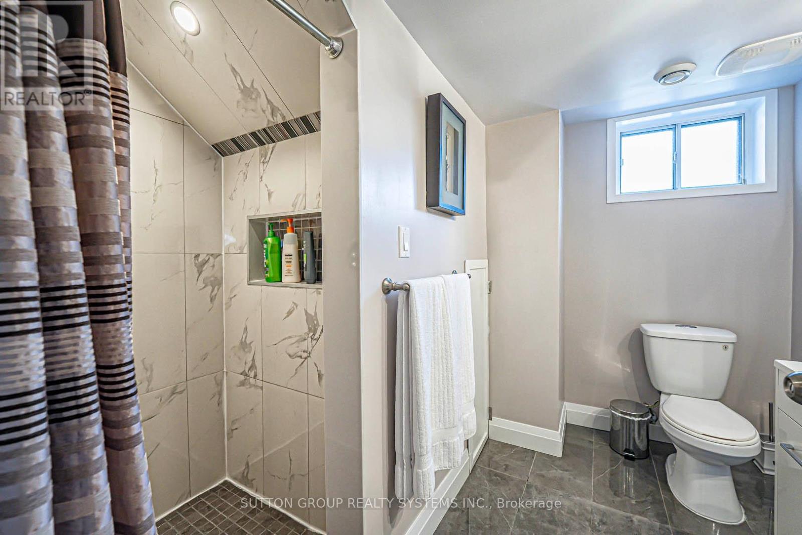 366 Renforth Drive, Toronto, Ontario  M9C 2L9 - Photo 37 - W12156575