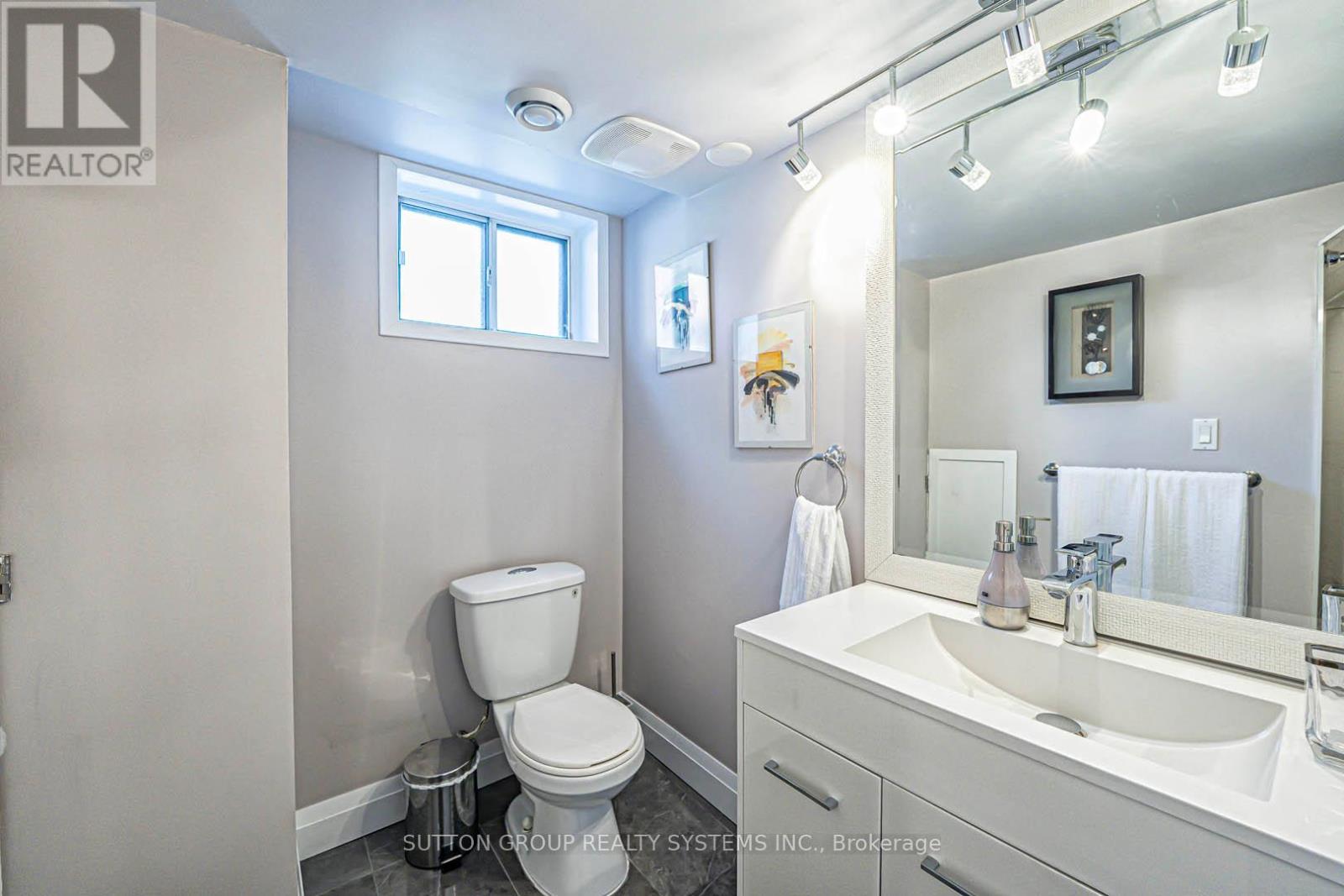 366 Renforth Drive, Toronto, Ontario  M9C 2L9 - Photo 39 - W12156575