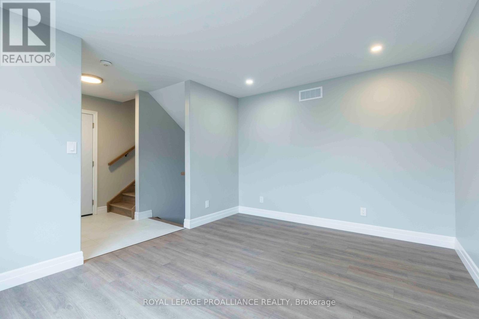 61 Meagan Lane, Quinte West, Ontario  K0K 2C0 - Photo 18 - X12117510