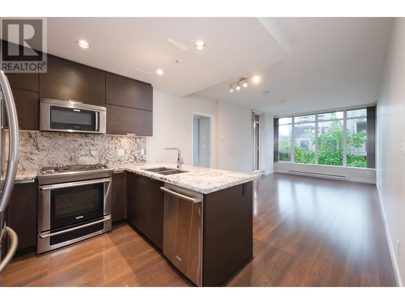207 2077 Rosser Avenue, Burnaby, British Columbia  V5C 0G6 - Photo 5 - R3003676
