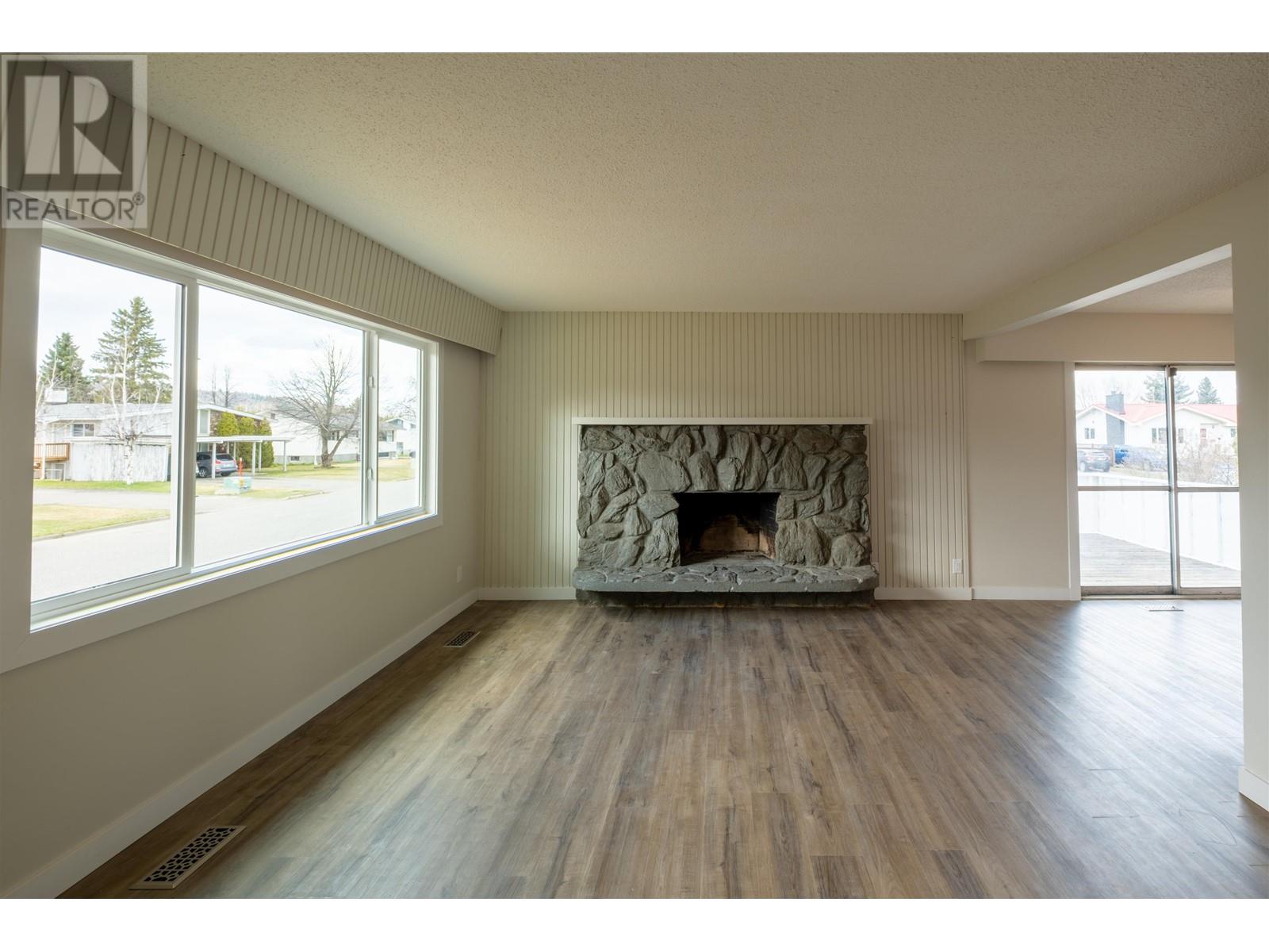Property at 1145 CLUCULZ AVENUE image 3