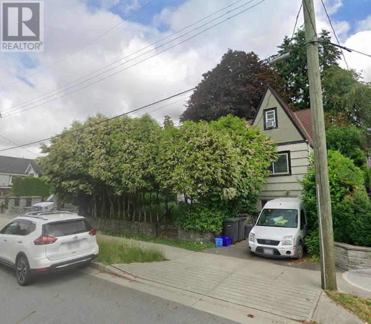 Property at 949 HARRIS AVENUE image 1
