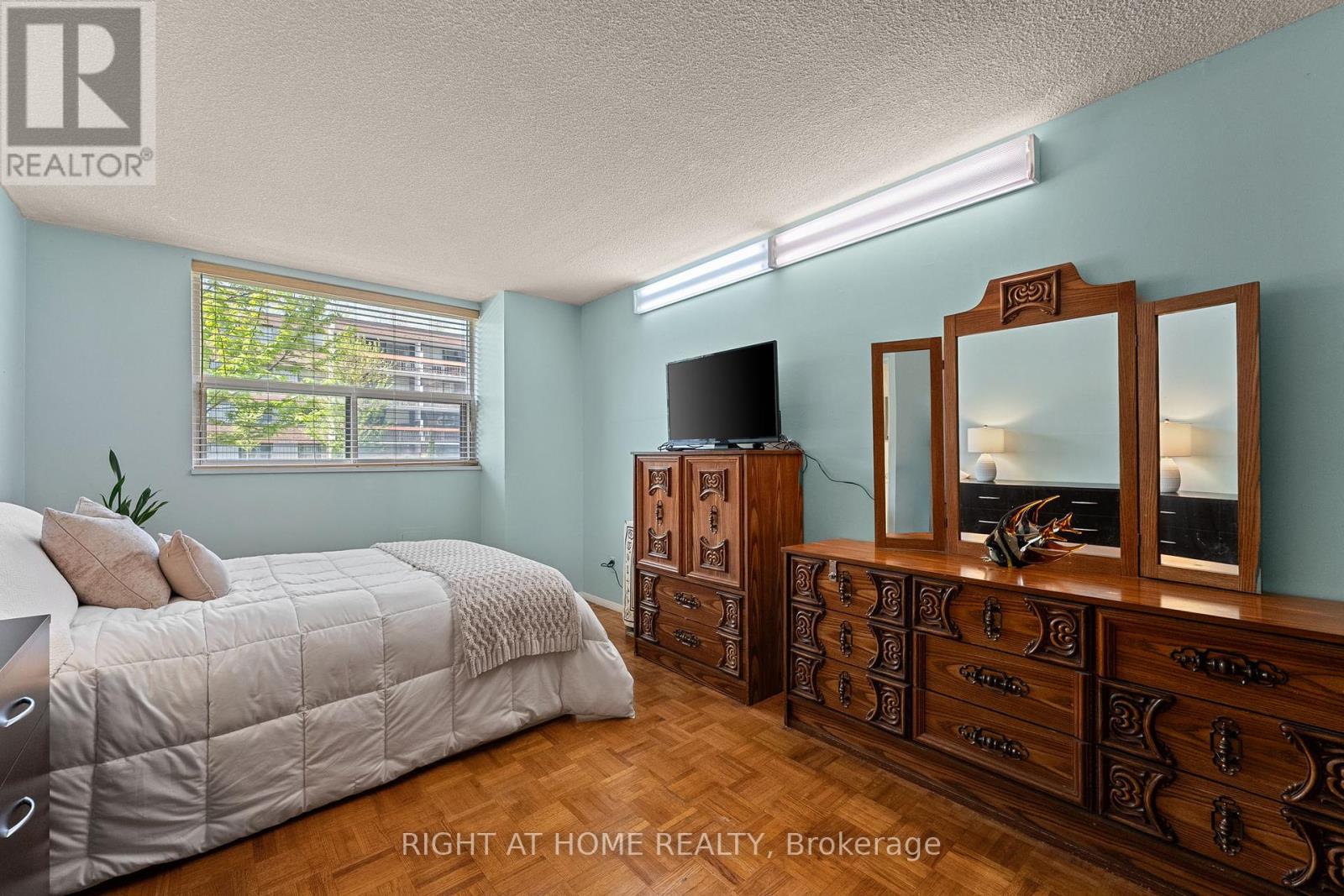 102 - 1801 O'connor Drive, Toronto, Ontario  M4A 2P8 - Photo 12 - C12156597