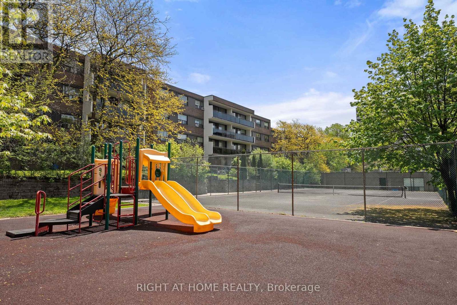 102 - 1801 O'connor Drive, Toronto, Ontario  M4A 2P8 - Photo 17 - C12156597