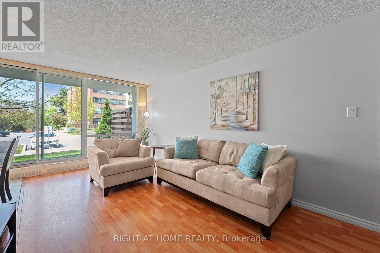 102 - 1801 O'connor Drive, Toronto, Ontario  M4A 2P8 - Photo 4 - C12156597