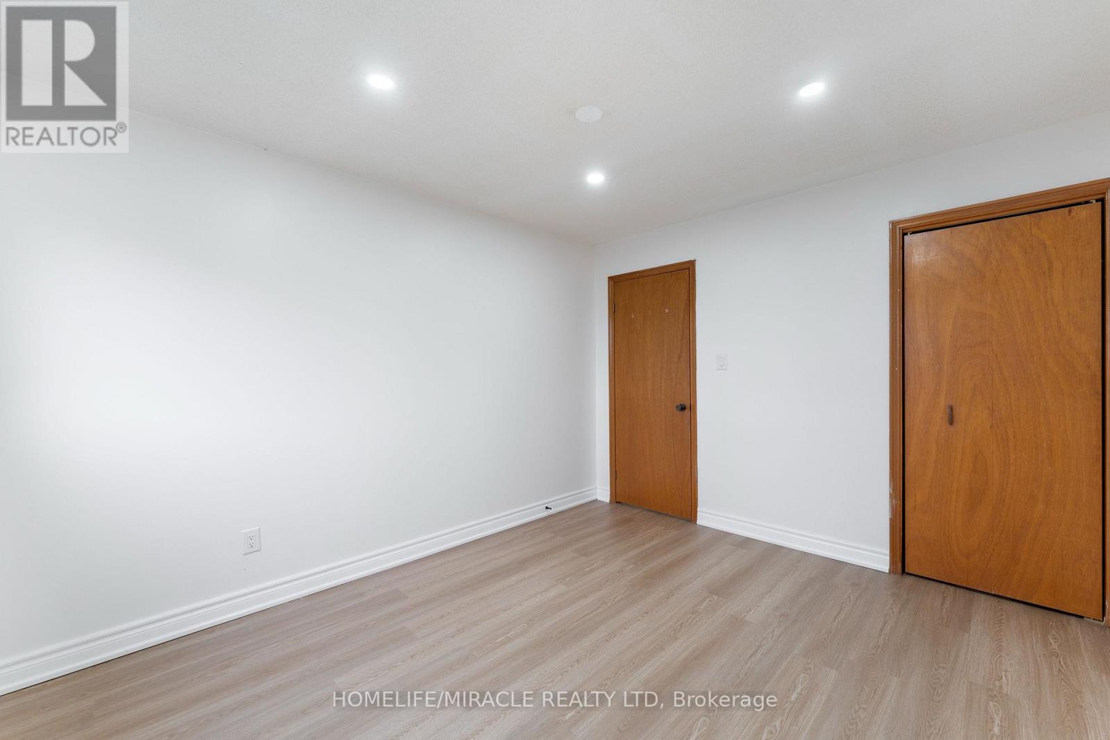 4 Greendowns Drive, Toronto (Scarborough Village), Ontario  M1M 2G7 - Photo 36 - E12152872