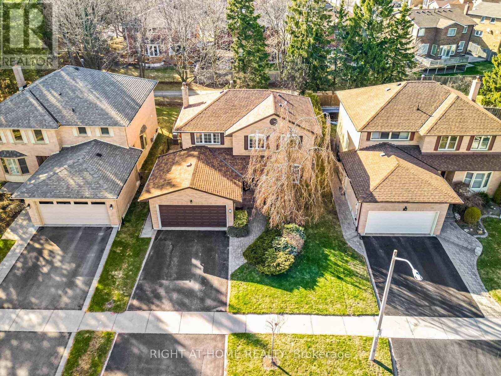 36 Love Crescent, Ajax (South West), Ontario  L1S 4S9 - Photo 35 - E12094263