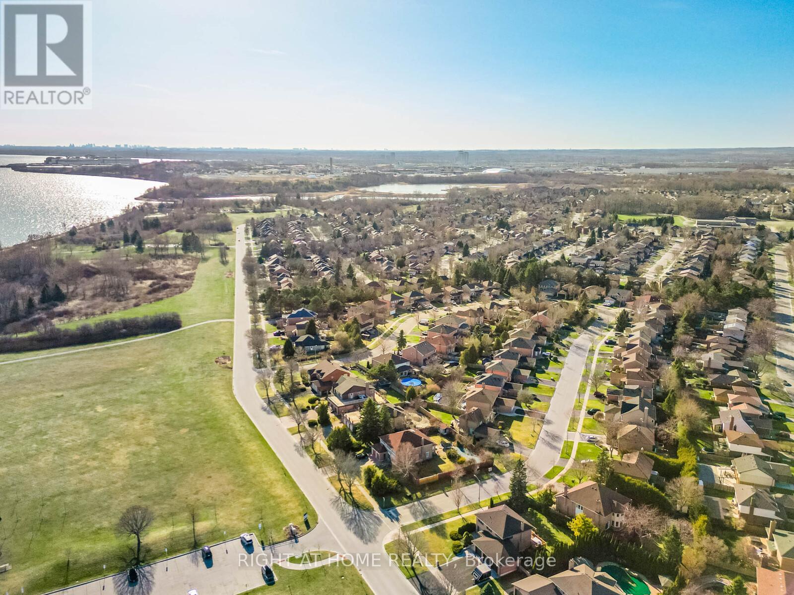36 Love Crescent, Ajax (South West), Ontario  L1S 4S9 - Photo 40 - E12094263