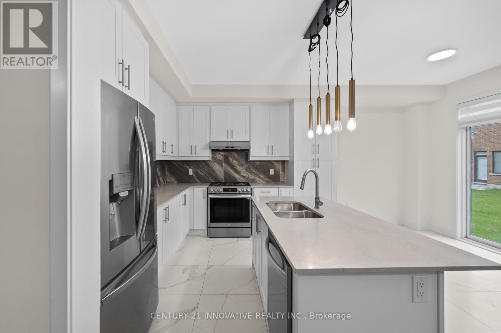641 Etheridge Avenue E, Milton (Cb Cobban), Ontario  L9T 7E7 - Photo 16 - W12156600