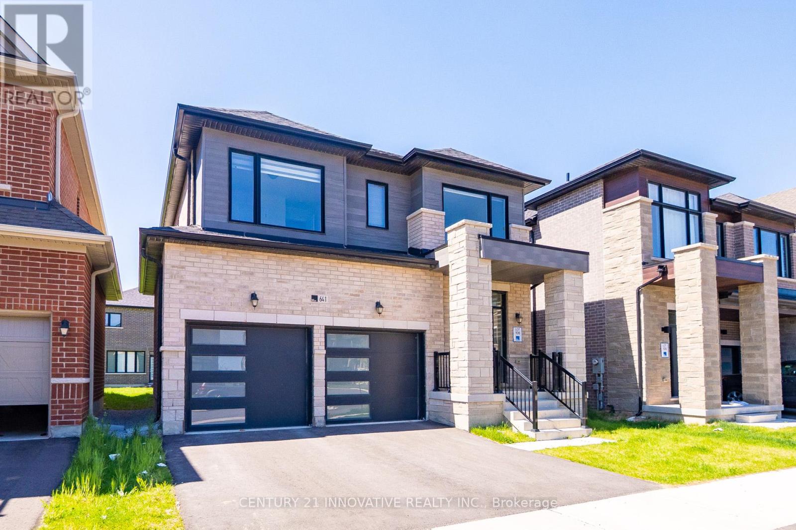 641 Etheridge Avenue E, Milton (Cb Cobban), Ontario  L9T 7E7 - Photo 3 - W12156600
