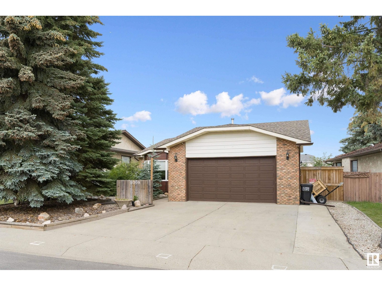 Property at 8008 159 AV NW image 3