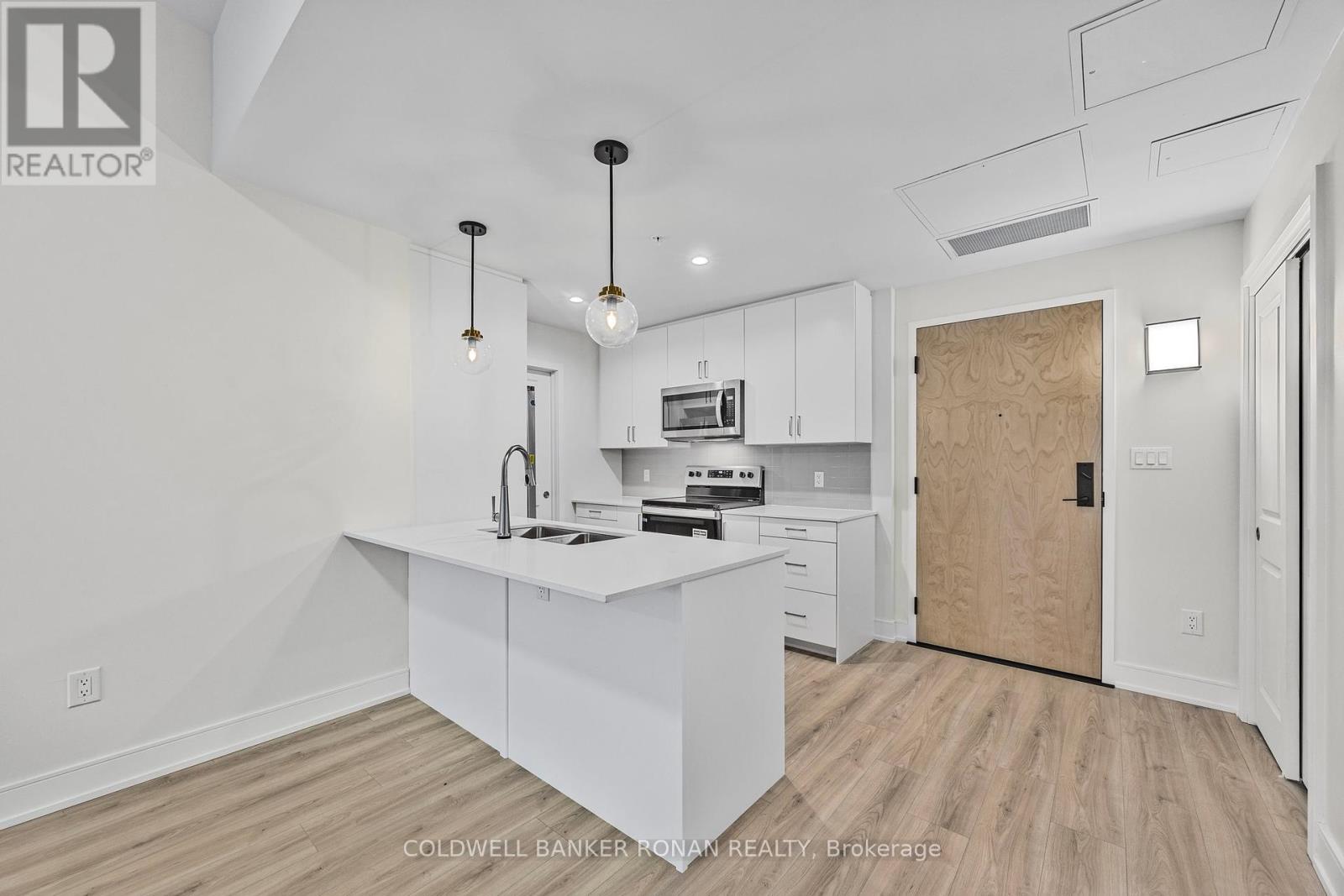 316 - 121 Mary Street, Clearview, Ontario  L0M 1G0 - Photo 1 - S11926960