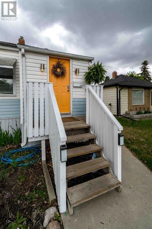 66 9 Street Se, Medicine Hat, Alberta  T1A 1M9 - Photo 3 - A2222313
