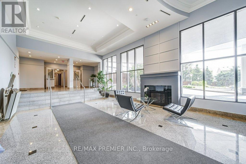 713 - 11121 Yonge Street E, Richmond Hill, Ontario  L4C 0S7 - Photo 3 - N12156639