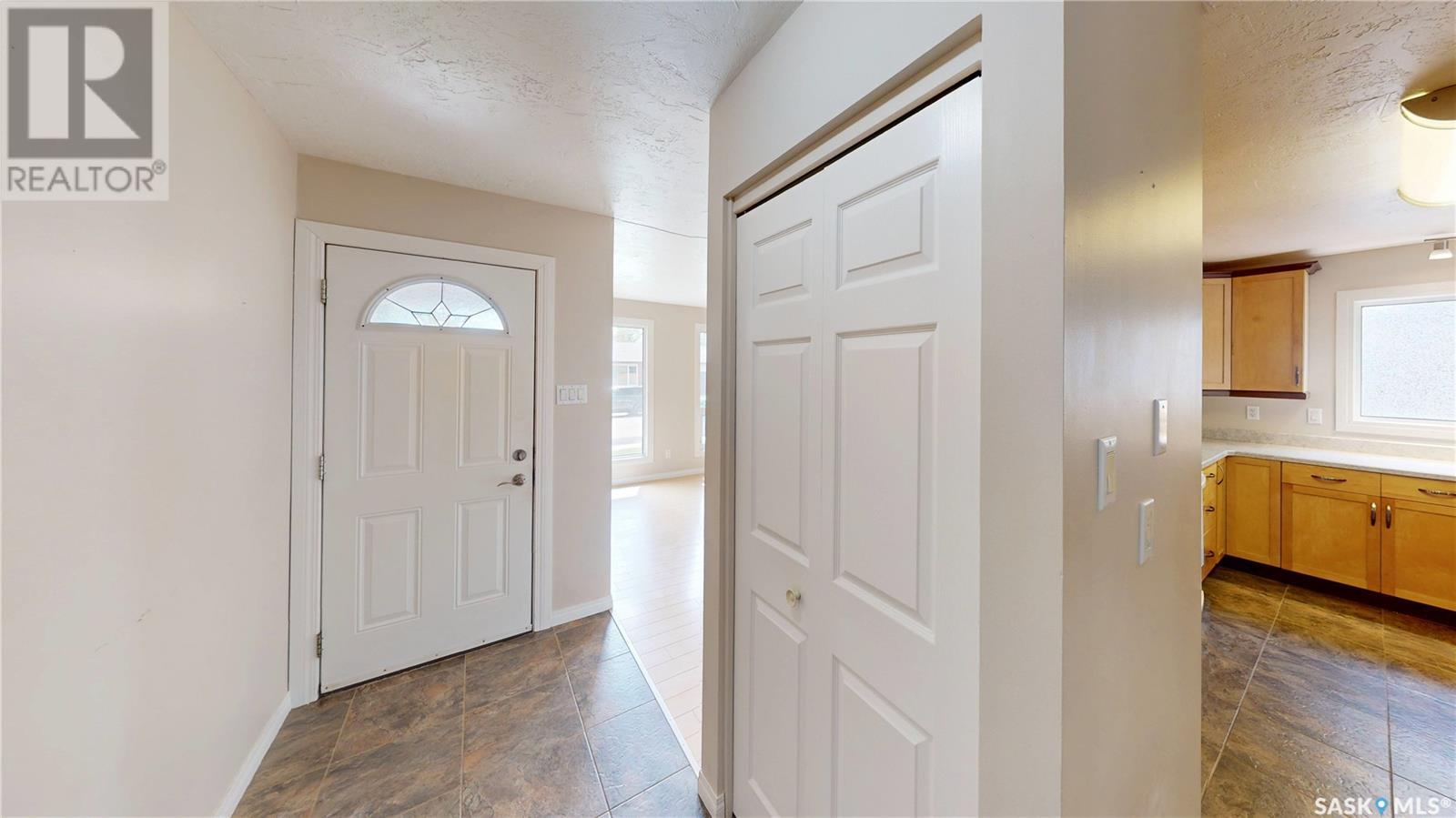 Property at 34 Hatton CRESCENT image 2