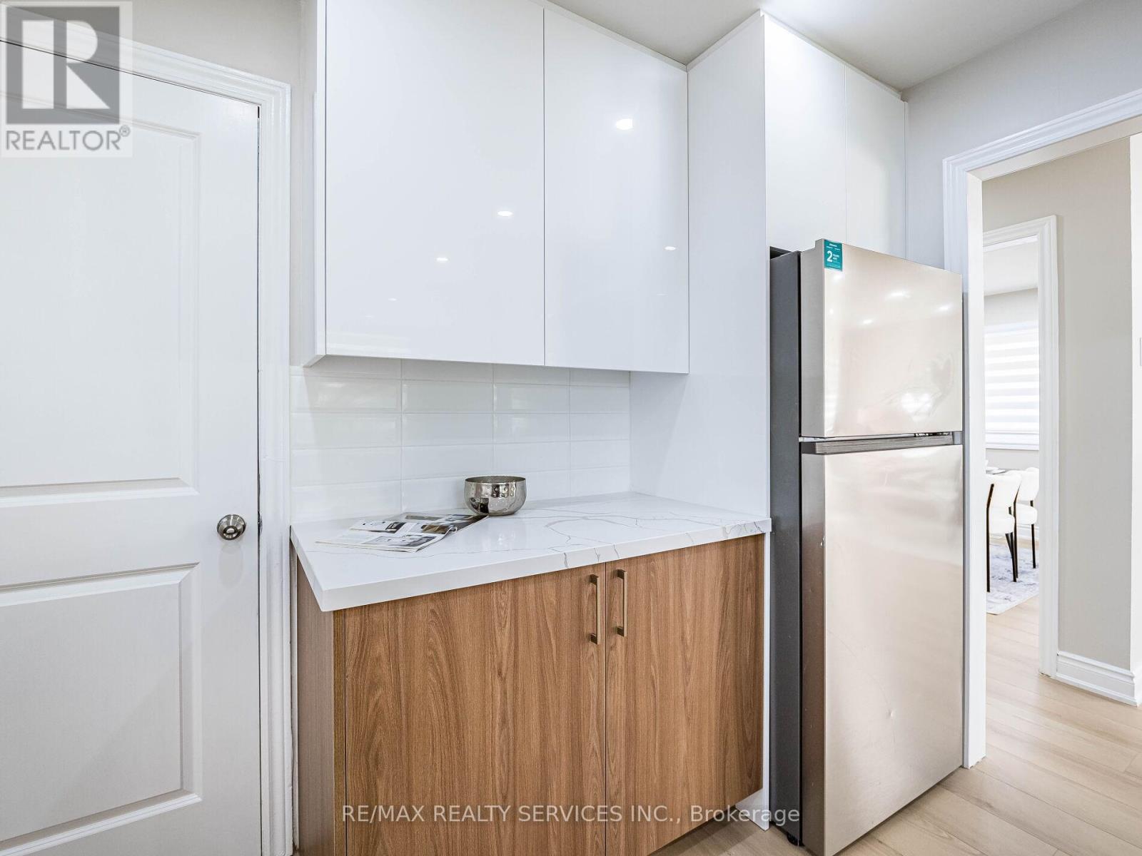 32 Madoc Drive, Brampton, Ontario  L6V 1Z9 - Photo 13 - W12156637