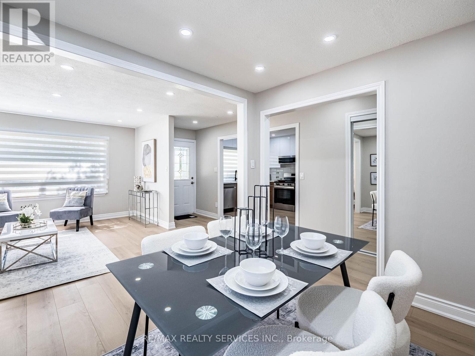 32 Madoc Drive, Brampton, Ontario  L6V 1Z9 - Photo 18 - W12156637