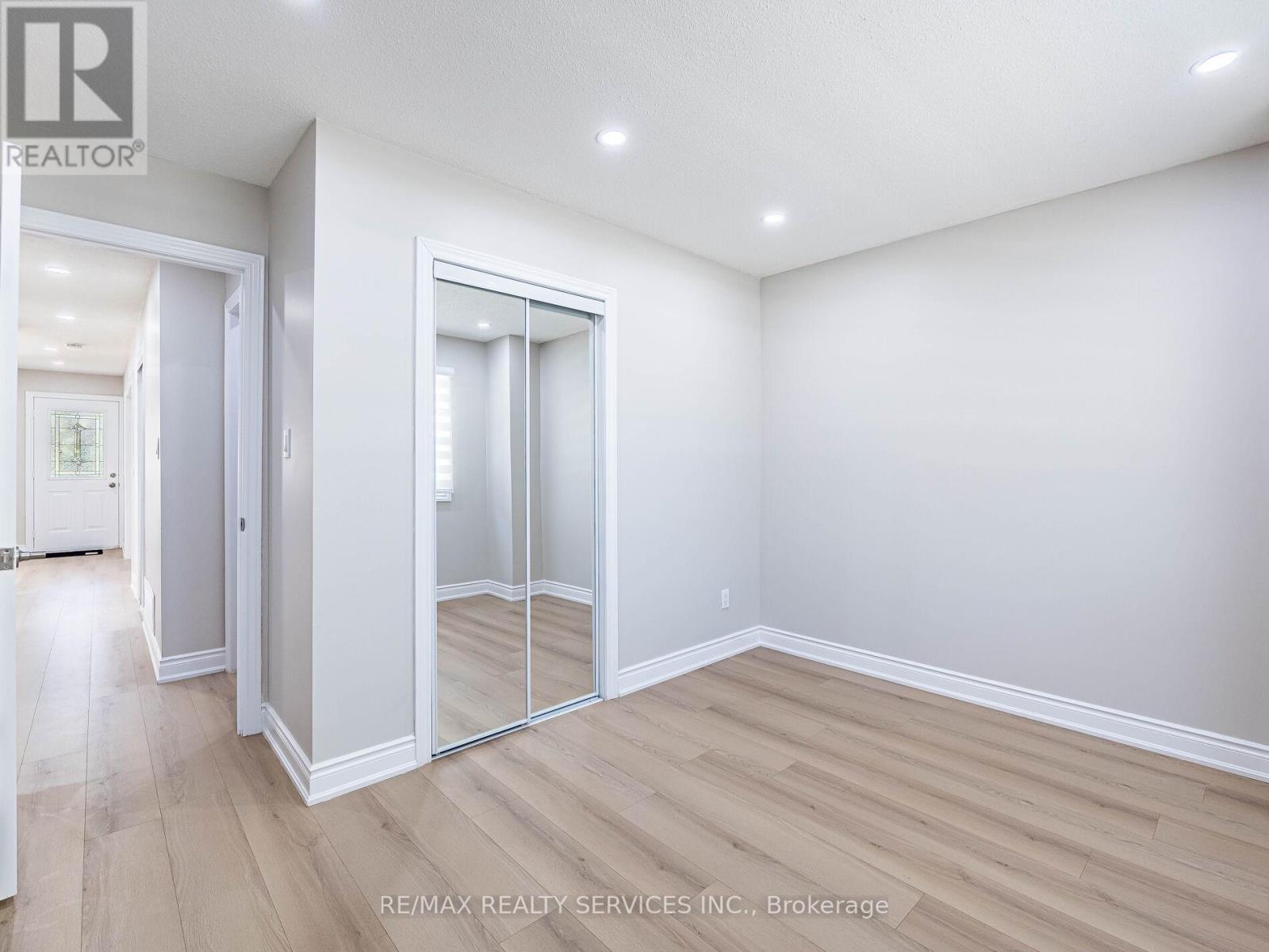 32 Madoc Drive, Brampton, Ontario  L6V 1Z9 - Photo 24 - W12156637